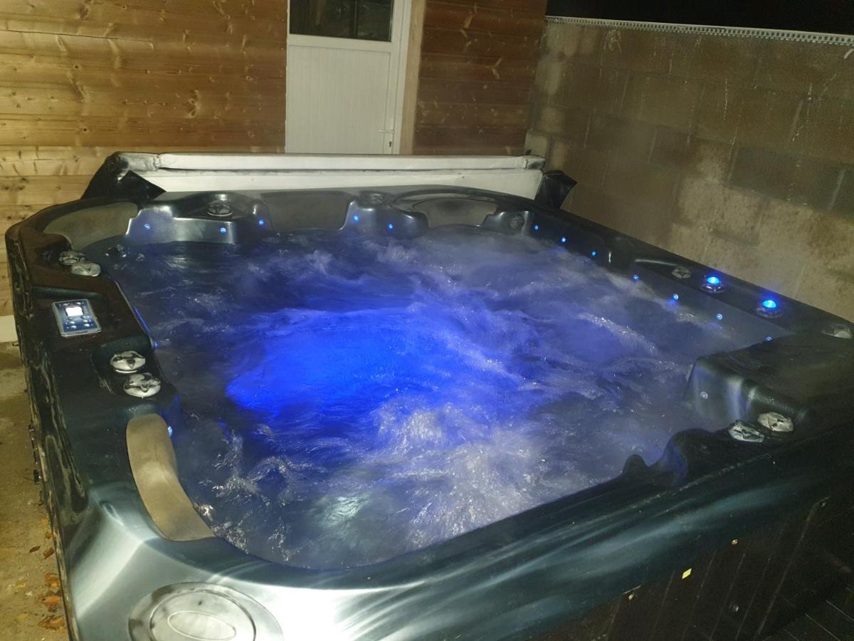 Gite Atypique Avec Jacuzzi Hillion Esterno foto